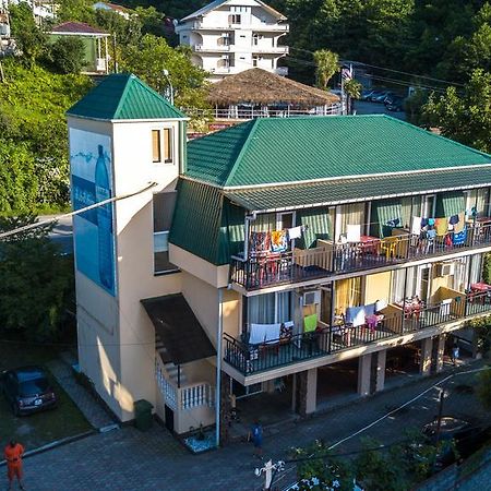 Green Hotel Кваріаті Екстер'єр фото