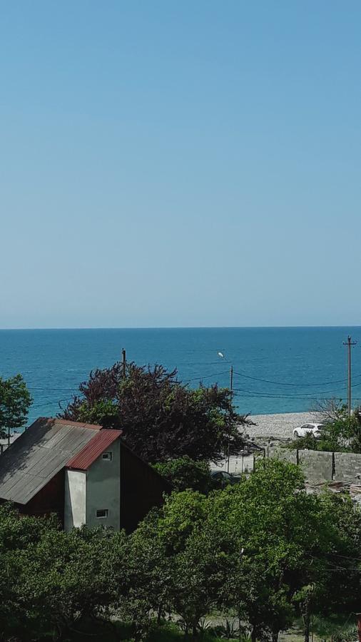 Green Hotel Кваріаті Екстер'єр фото