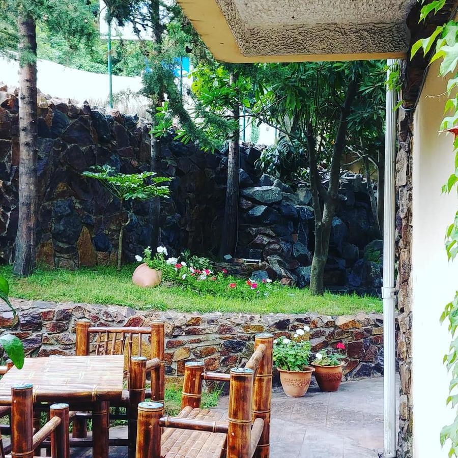 Green Hotel Кваріаті Екстер'єр фото