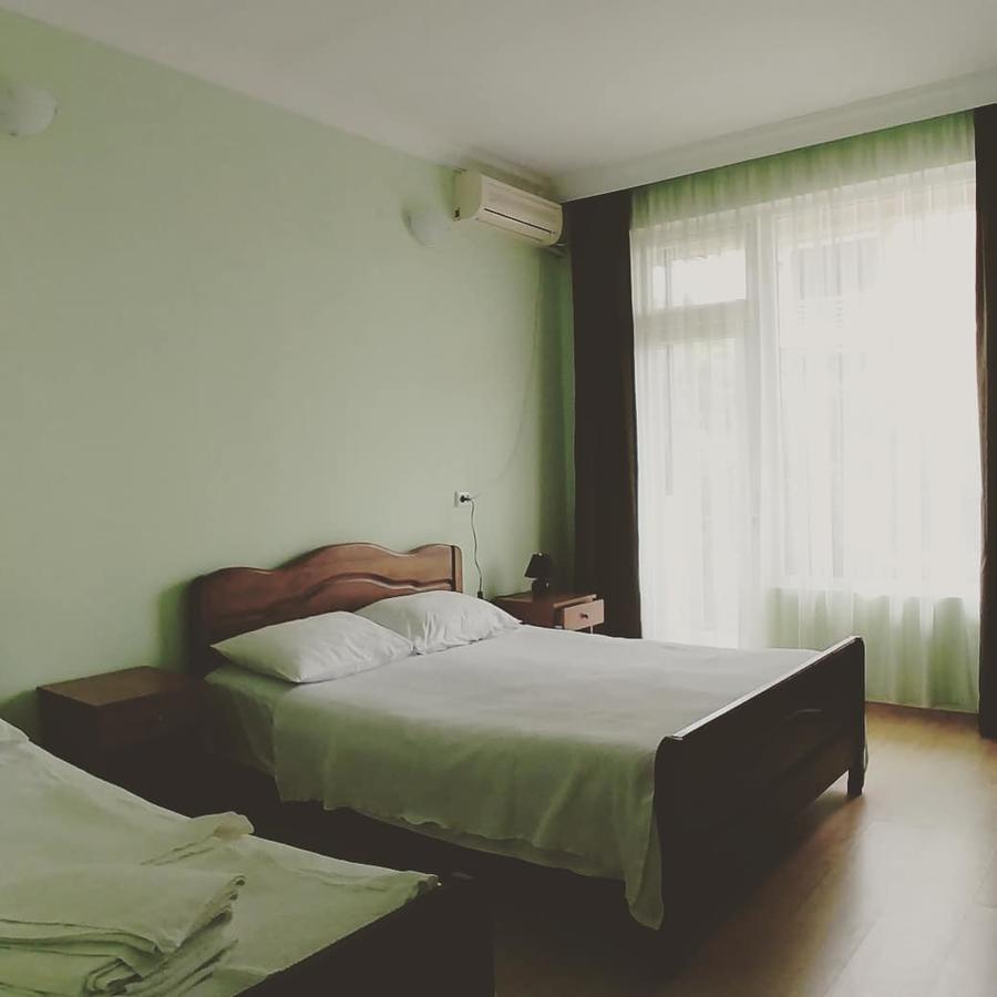 Green Hotel Кваріаті Екстер'єр фото